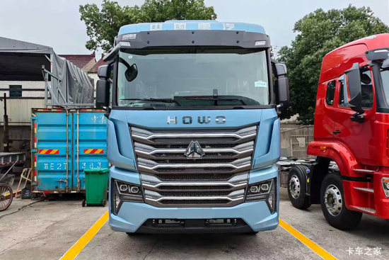 �������� HOWO TS7 ����� 6.9L���� 290���� 4X2 �й�����10�� 9.6����ʽ�ػ���