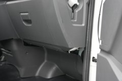 飞碟EF3 液刹 3.8米单排纯电动栏板微卡 中创新航61.76kWh