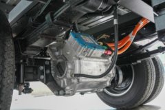 飞碟EF3 液刹 3.8米单排纯电动栏板微卡 中创新航61.76kWh