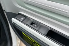 上汽大通大拿V1 9座纯电动多用途乘用车 64kWh