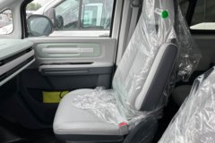 上汽大通大拿V1 9座纯电动多用途乘用车 64kWh