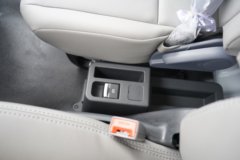 江淮星锐新6系 商旅版 2.5T柴油 165马力 3座 高顶 封闭货车