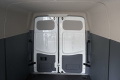 江淮星锐新6系 商旅版 2.5T柴油 165马力 3座 高顶 封闭货车