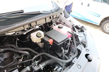 �������� ȫ˳T8 ���˰� 174���� 2.3T���� 3�� ����ߺ�˫̥����ջ���ͼƬ