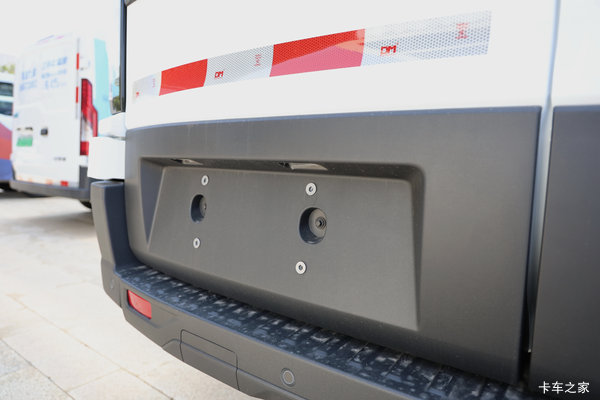 全顺T8 15.38万元起 欢迎到店赏车试驾