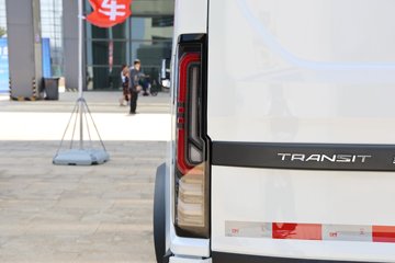 �������� ȫ˳T8 ���˰� 174���� 2.3T���� 3�� ����ߺ�˫̥����ջ���ͼƬ