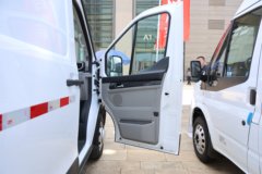 江铃汽车 全顺T8 货运版 174马力 2.3T柴油 3座 长轴高后双胎顶封闭货车