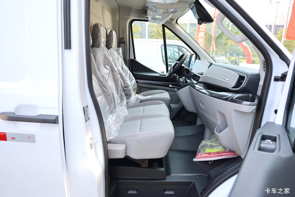 全顺T8 15.38万元起 欢迎到店赏车试驾