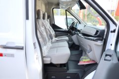 江铃汽车 全顺T8 货运版 174马力 2.3T柴油 3座 长轴高后双胎顶封闭货车