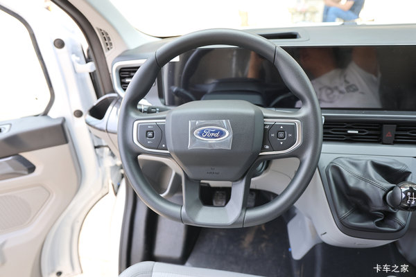 全顺T8 15.38万元起 欢迎到店赏车试驾