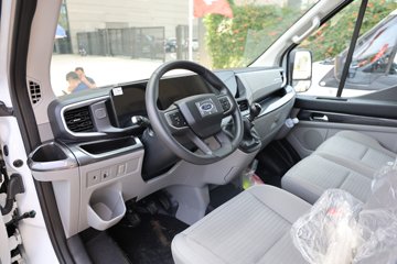 �������� ȫ˳T8 ���˰� 174���� 2.3T���� 3�� ����ߺ�˫̥����ջ���ͼƬ