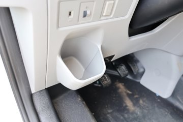 �������� ȫ˳T8 ���˰� 174���� 2.3T���� 3�� ����ߺ�˫̥����ջ���ͼƬ