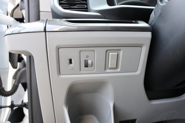 �������� ȫ˳T8 ���˰� 174���� 2.3T���� 3�� ����ߺ�˫̥����ջ���ͼƬ