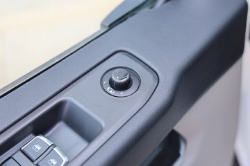 �������� ȫ˳T8 ���˰� 174���� 2.3T���� 3�� ����ߺ�˫̥����ջ���ͼƬ