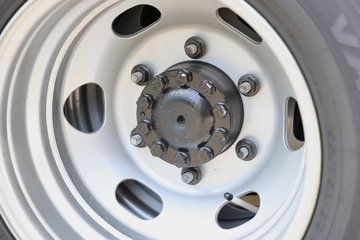 �������� ȫ˳T8 ���˰� 174���� 2.3T���� 3�� ����ߺ�˫̥����ջ���ͼƬ