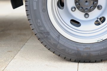 �������� ȫ˳T8 ���˰� 174���� 2.3T���� 3�� ����ߺ�˫̥����ջ���ͼƬ