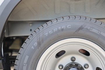 �������� ȫ˳T8 ���˰� 174���� 2.3T���� 3�� ����ߺ�˫̥����ջ���ͼƬ