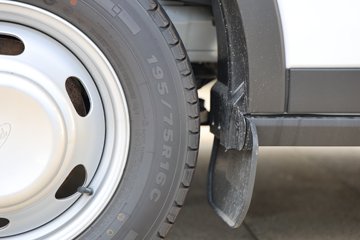 �������� ȫ˳T8 ���˰� 174���� 2.3T���� 3�� ����ߺ�˫̥����ջ���ͼƬ