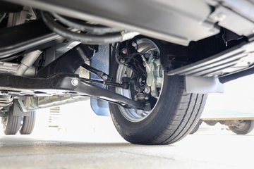 �������� ȫ˳T8 ���˰� 174���� 2.3T���� 3�� ����ߺ�˫̥����ջ���ͼƬ