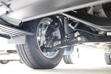 �������� ȫ˳T8 ���˰� 174���� 2.3T���� 3�� ����ߺ�˫̥����ջ���ͼƬ