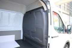 江铃汽车 全顺T8 货运版 174马力 2.3T柴油 3座 长轴高后双胎顶封闭货车