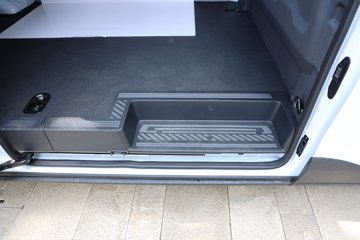 �������� ȫ˳T8 ���˰� 174���� 2.3T���� 3�� ����ߺ�˫̥����ջ���ͼƬ