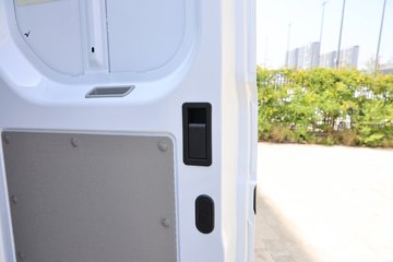 �������� ȫ˳T8 ���˰� 174���� 2.3T���� 3�� ����ߺ�˫̥����ջ���ͼƬ