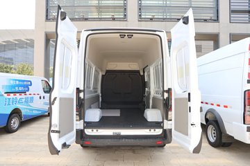 �������� ȫ˳T8 ���˰� 174���� 2.3T���� 3�� ����ߺ�˫̥����ջ���ͼƬ