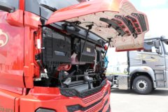 解放鹰驰 12.5L LNG 500马力 6X4 一汽解放12档 牵引车