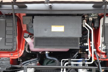 ���ӥ�� 12.5L LNG 500���� 6X4 һ�����12�� ǣ����ͼƬ