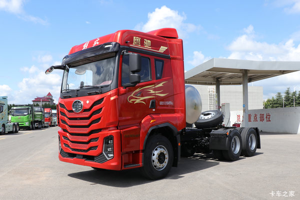 解放鹰驰 12.5L LNG 500马力 6X4 一汽解放12档 牵引车