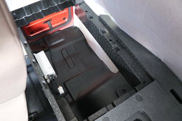 ���ӥ�� 12.5L LNG 500���� 6X4 һ�����12�� ǣ����ͼƬ