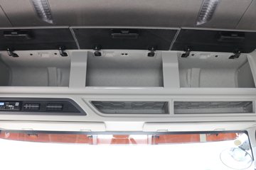 ���ӥ�� 12.5L LNG 500���� 6X4 һ�����12�� ǣ����ͼƬ