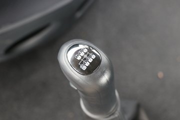 ���ӥ�� 12.5L LNG 500���� 6X4 һ�����12�� ǣ����ͼƬ