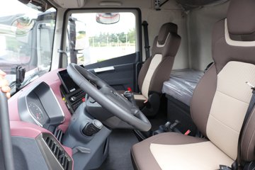 ���ӥ�� 12.5L LNG 500���� 6X4 һ�����12�� ǣ����ͼƬ