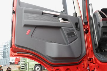 ���ӥ�� 12.5L LNG 500���� 6X4 һ�����12�� ǣ����ͼƬ