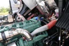 解放鹰驰 12.5L LNG 500马力 6X4 一汽解放12档 牵引车