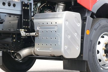 ���ӥ�� 12.5L LNG 500���� 6X4 һ�����12�� ǣ����ͼƬ