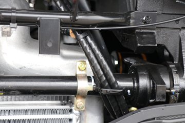 ���ӥ�� 11.1L���� 490���� 6X4 һ�����12�� ǣ����ͼƬ