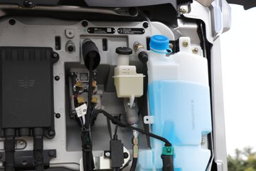 ���ӥ�� 11.1L���� 490���� 6X4 һ�����12�� ǣ����ͼƬ