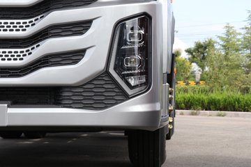 ���ӥ�� 11.1L���� 490���� 6X4 һ�����12�� ǣ����ͼƬ