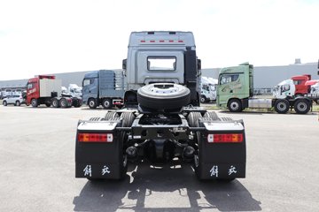 ���ӥ�� 11.1L���� 490���� 6X4 һ�����12�� ǣ����ͼƬ