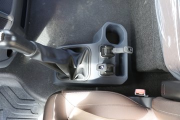 ���ӥ�� 11.1L���� 490���� 6X4 һ�����12�� ǣ����ͼƬ