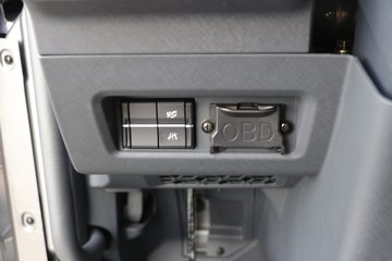 ���ӥ�� 11.1L���� 490���� 6X4 һ�����12�� ǣ����ͼƬ