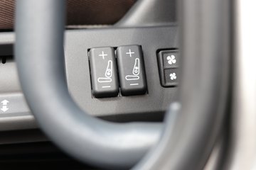 ���ӥ�� 11.1L���� 490���� 6X4 һ�����12�� ǣ����ͼƬ