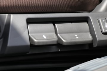 ���ӥ�� 11.1L���� 490���� 6X4 һ�����12�� ǣ����ͼƬ