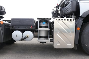 ���ӥ�� 11.1L���� 490���� 6X4 һ�����12�� ǣ����ͼƬ