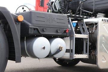 ���ӥ�� 11.1L���� 490���� 6X4 һ�����12�� ǣ����ͼƬ