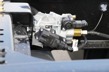 ���ӥ�� 11.1L���� 490���� 6X4 һ�����12�� ǣ����ͼƬ