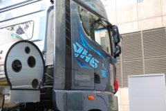 解放鹰航 智尊版 15.6L LNG 660马力 6X4 一汽解放12档 AMT自动档 牵引车